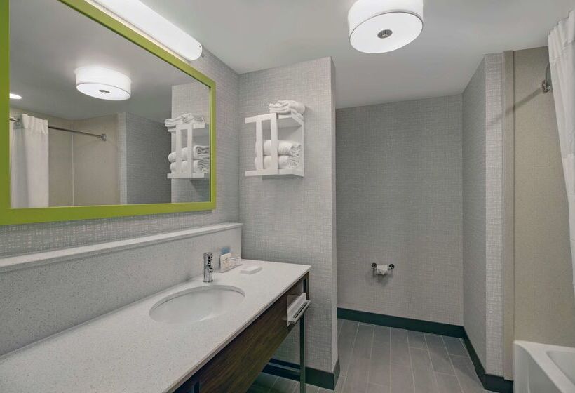 Hampton Inn & Suites Syracuse Dewitt