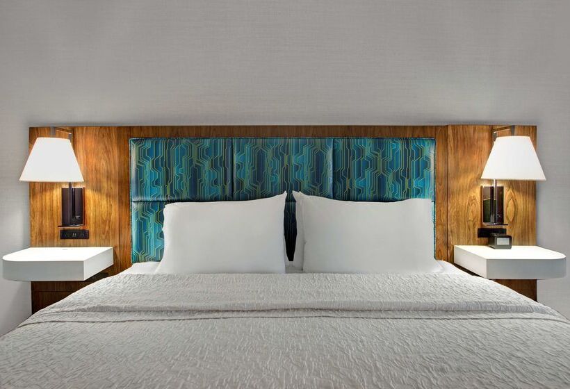 Hampton Inn & Suites Syracuse Dewitt