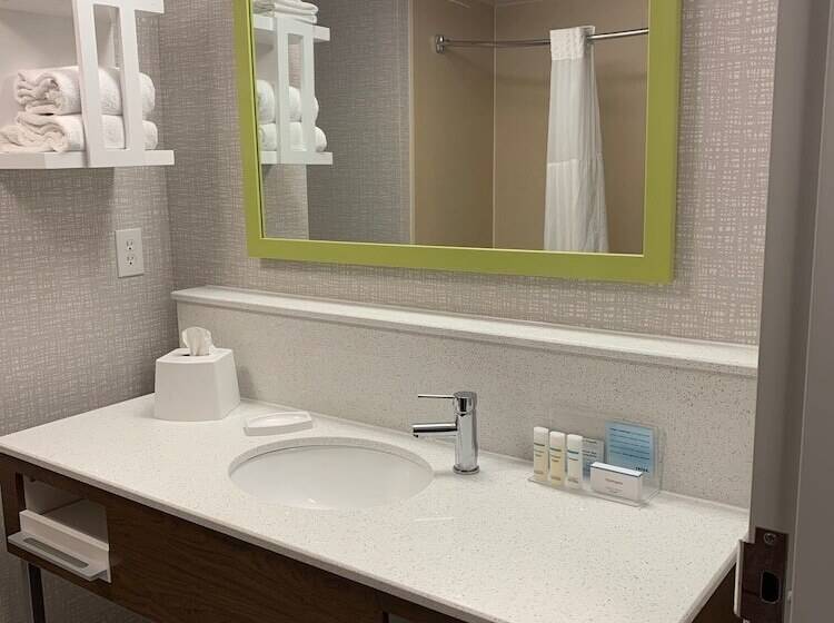 Hampton Inn & Suites Syracuse Dewitt