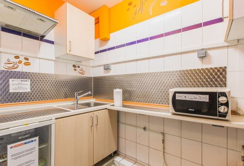 Отель a&o Nürnberg Hauptbahnhof