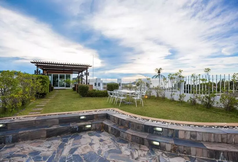 هتل Arisara Place