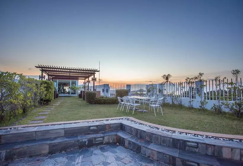 هتل Arisara Place