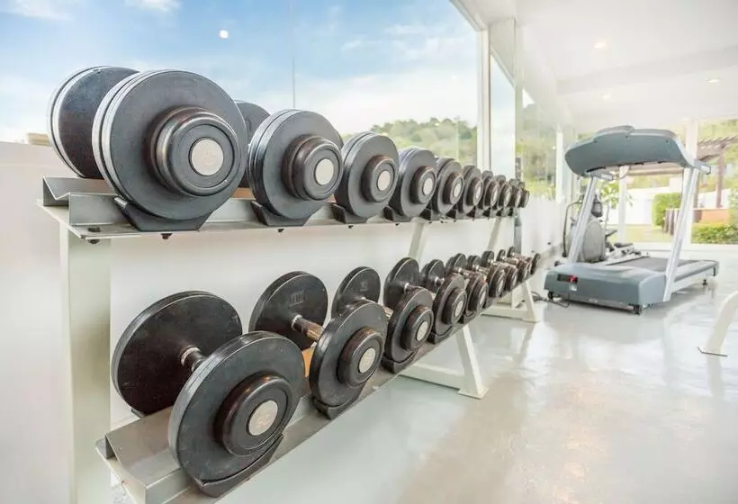 هتل Arisara Place