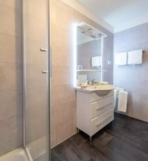 هتل Boardinghouse Burgpark