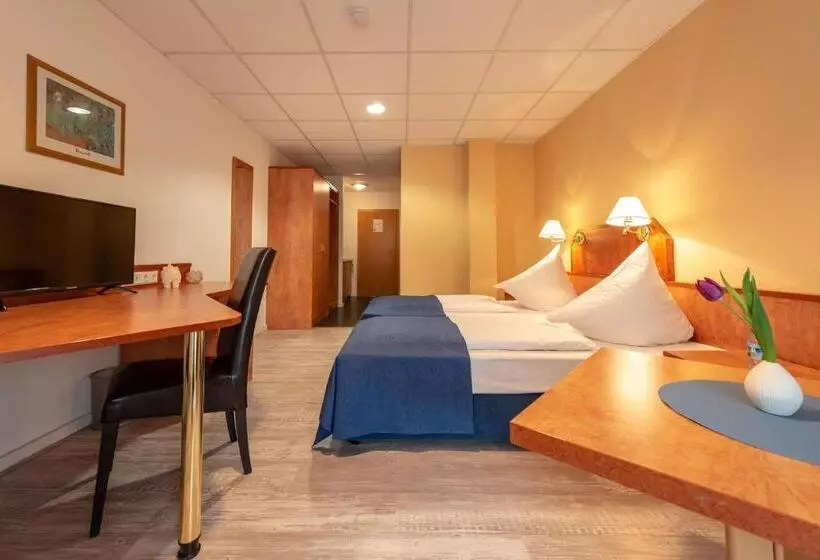 هتل Boardinghouse Burgpark