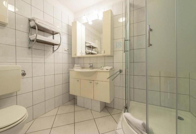 Отель Boardinghouse Burgpark