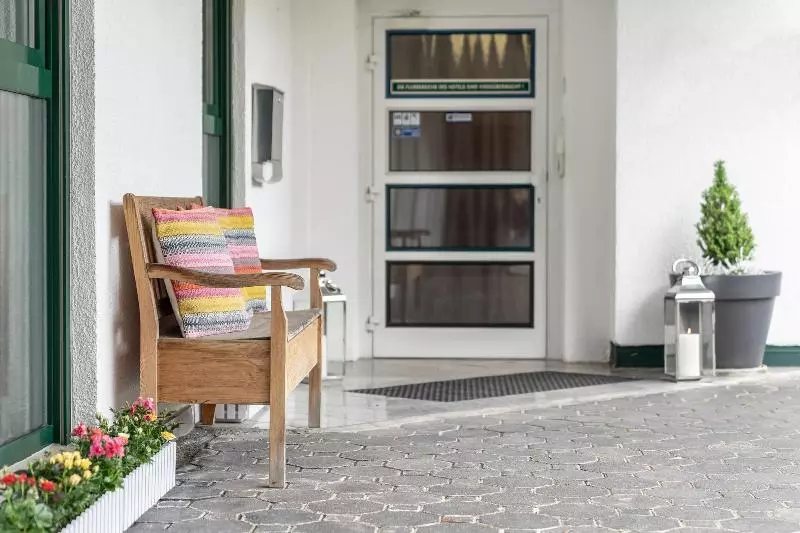 هتل Boardinghouse Burgpark