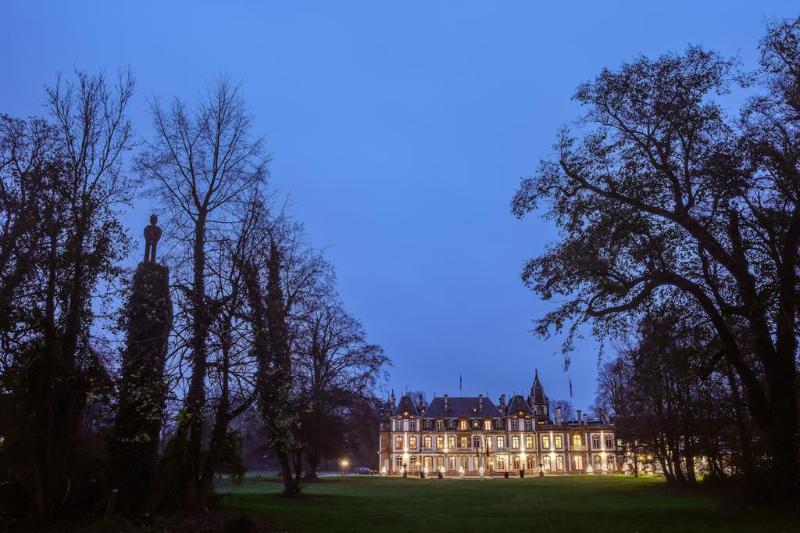 בית מלון כפרי Chateau De Pourtales