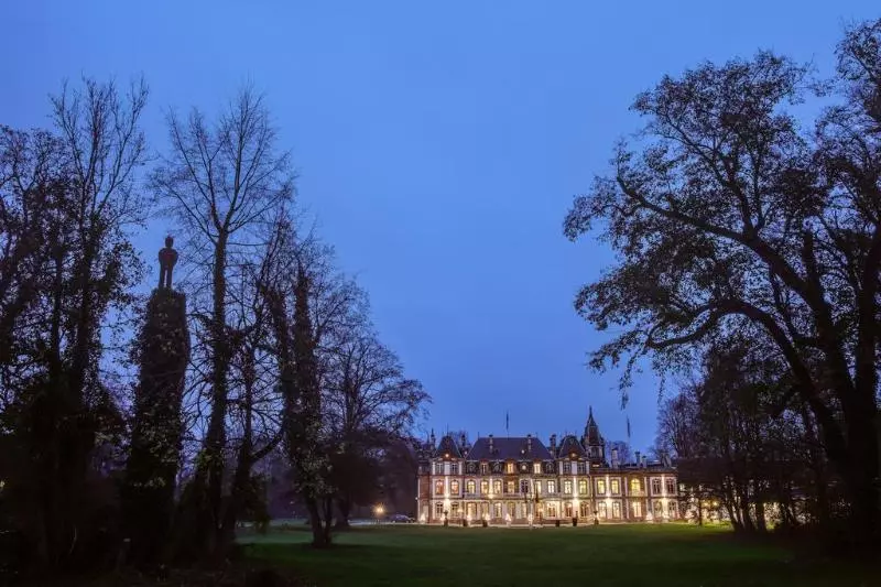 فندق Chateau De Pourtales