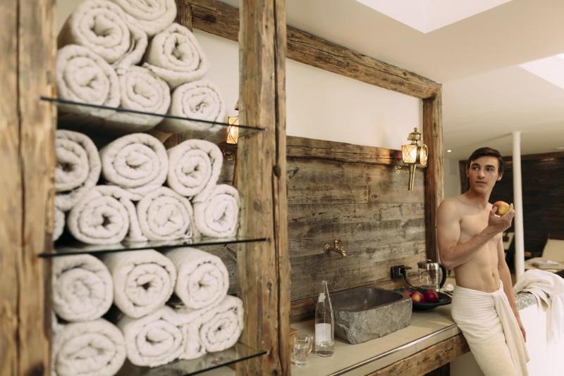 בית מלון כפרי Chateau De Pourtales