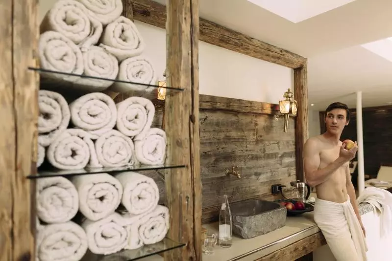 فندق Chateau De Pourtales