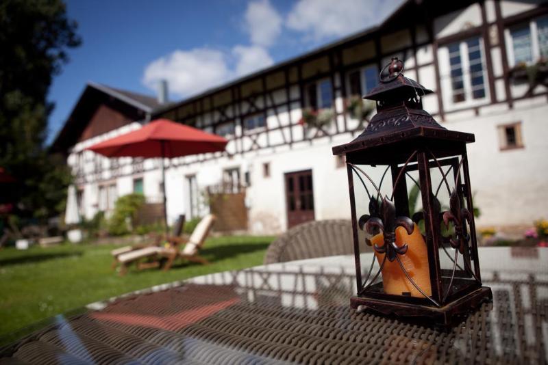 בית מלון כפרי Chateau De Pourtales