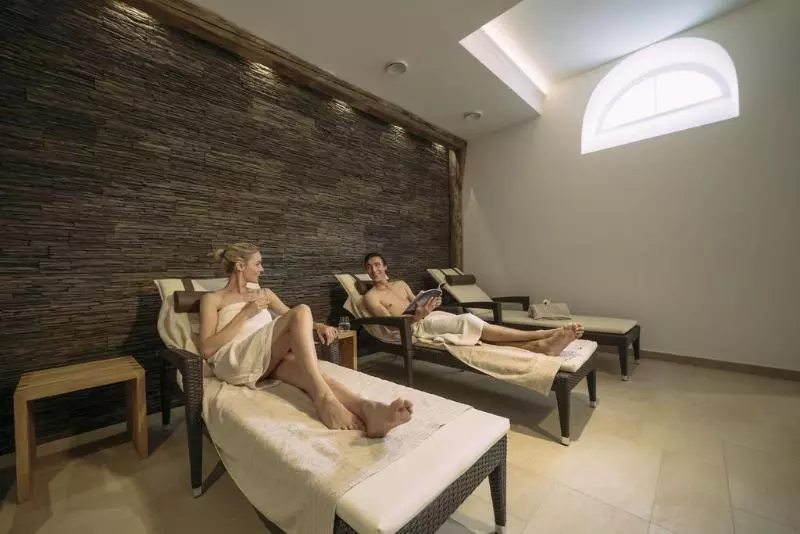 فندق Chateau De Pourtales