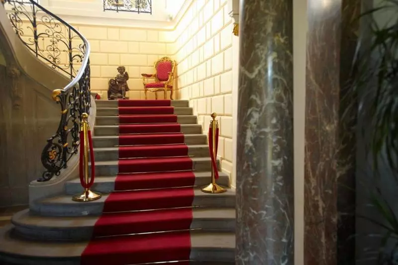 فندق Chateau De Pourtales