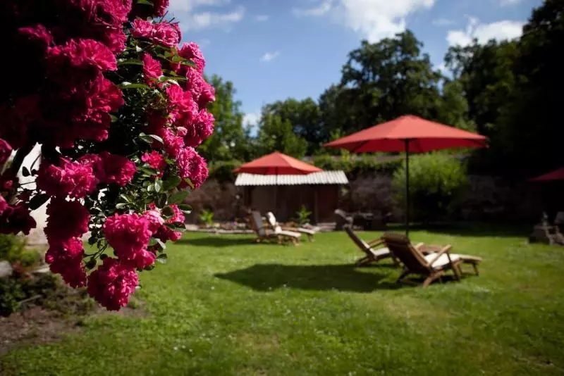 فندق Chateau De Pourtales