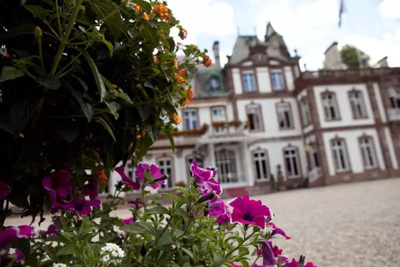 فندق Chateau De Pourtales