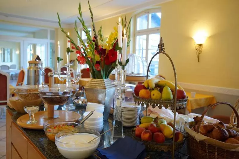 فندق Chateau De Pourtales