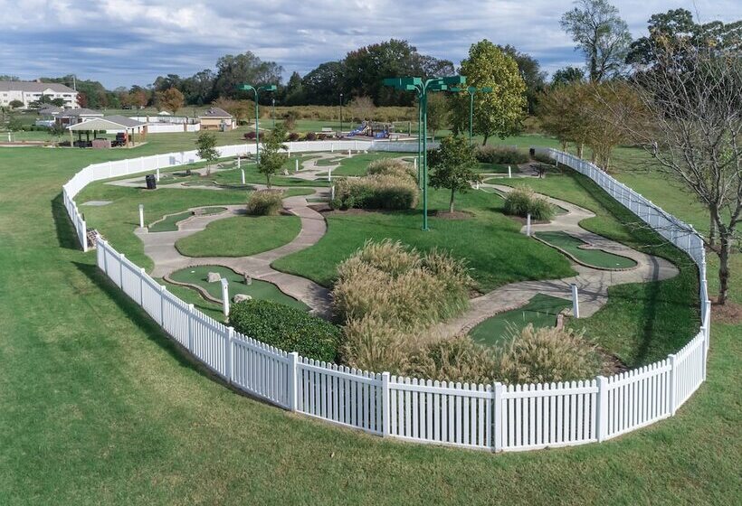 בית מלון כפרי Club Wyndham Governors Green