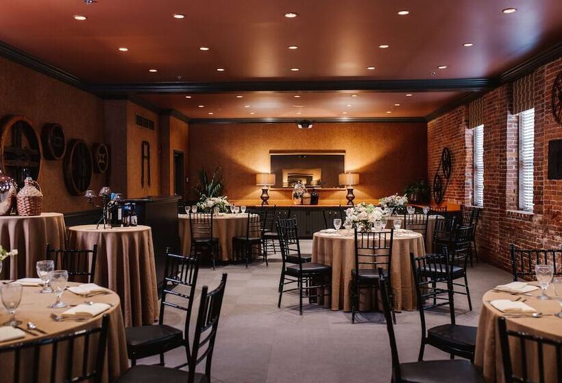 فندق Cork Factory