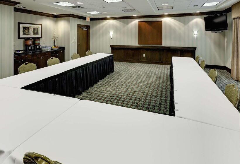 هتل Hampton Inn & Suites Columbus Polaris