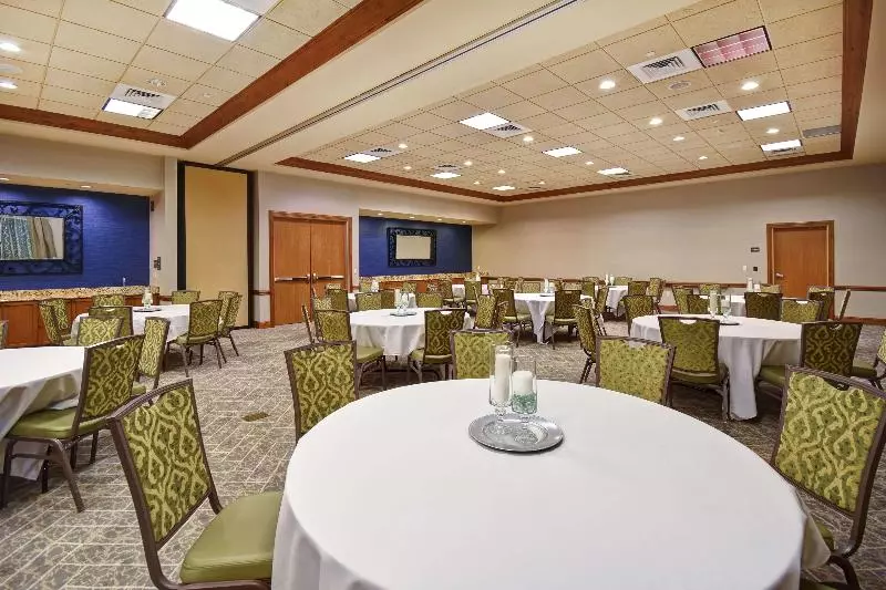 Отель Hampton Inn & Suites Salt Lake Citywest Jordan