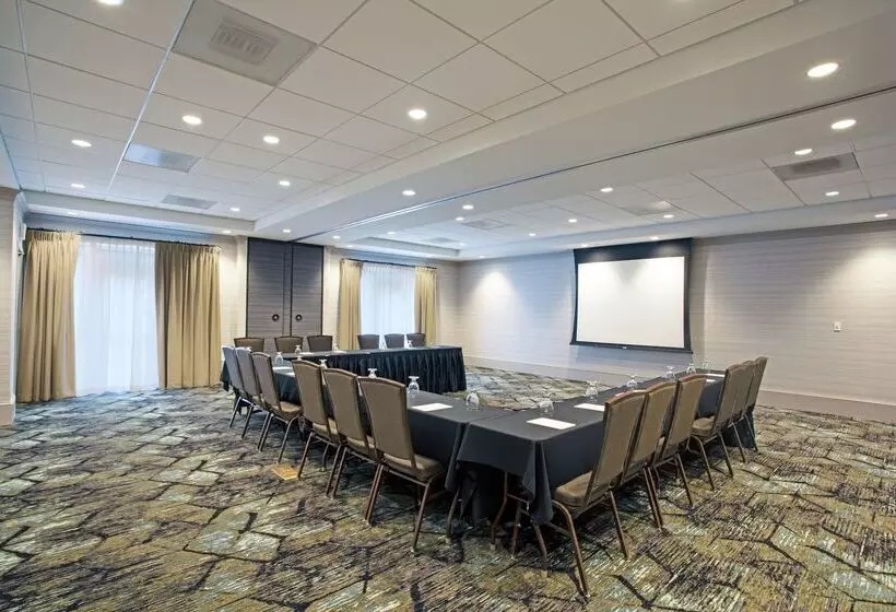 هتل Homewood Suites By Hilton Albany