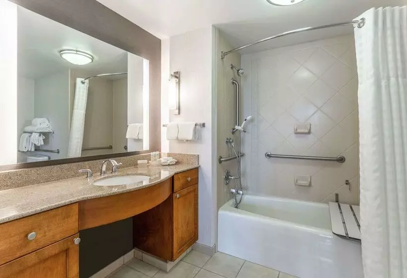 هتل Homewood Suites By Hilton Albany
