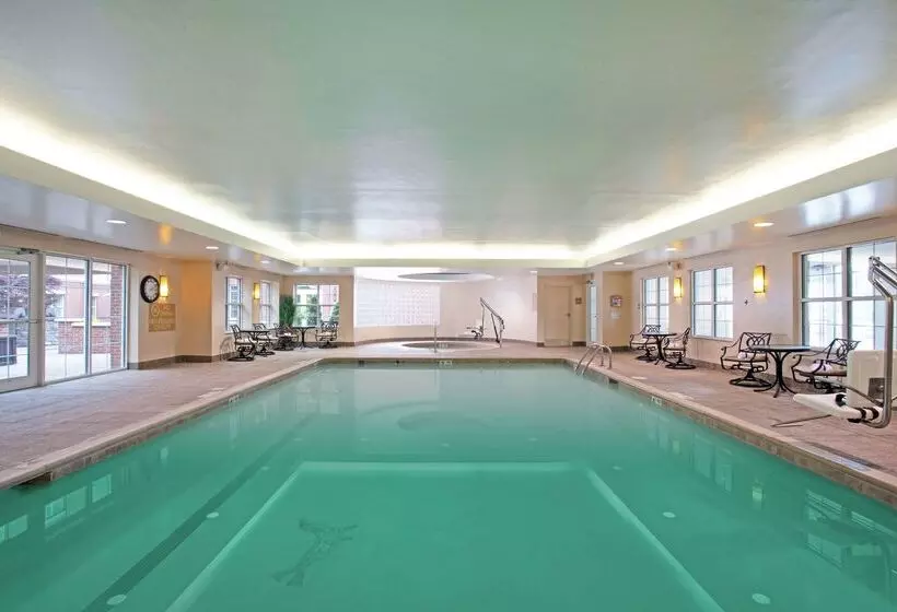 هتل Homewood Suites By Hilton Albany