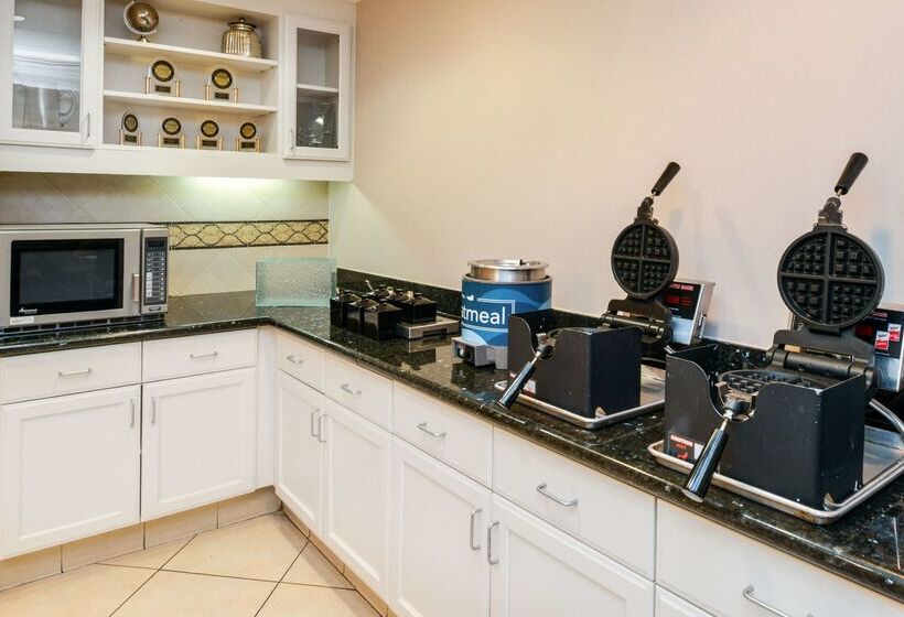 فندق Homewood Suites By Hilton Fresno