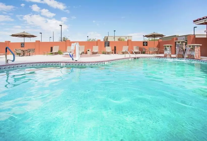 هتل Homewood Suites By Hilton Yuma