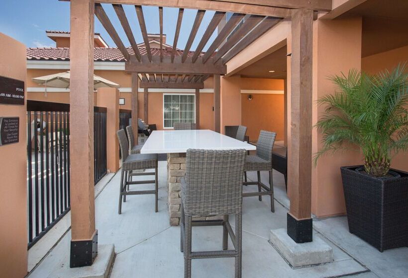 Отель Homewood Suites By Hilton Yuma