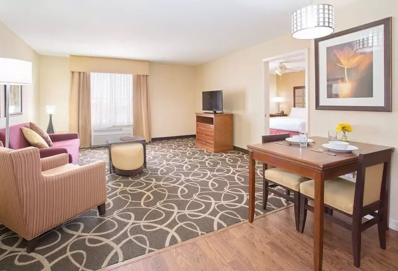 هتل Homewood Suites By Hilton Yuma