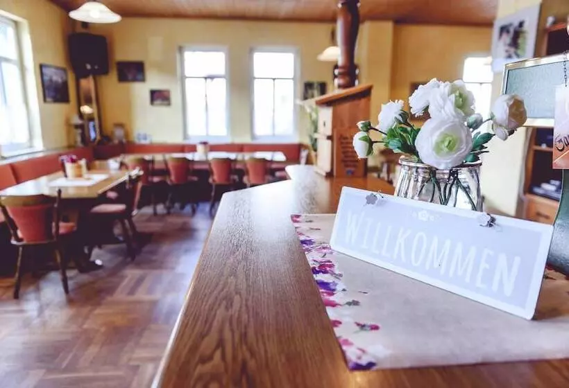 Отель Landgasthof Schwabhausen