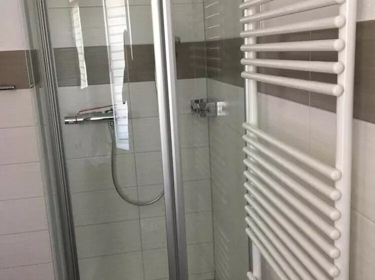 Отель Landgasthof Schwabhausen