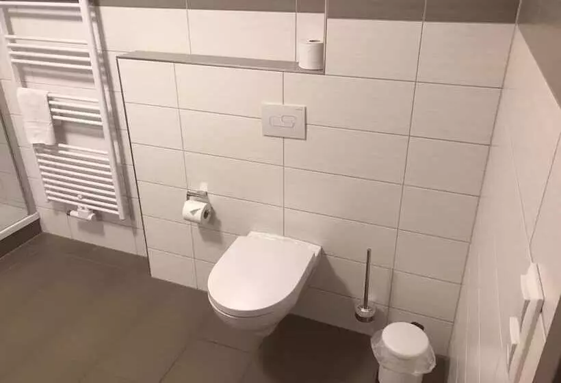 Отель Landgasthof Schwabhausen