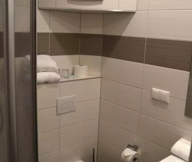 Отель Landgasthof Schwabhausen