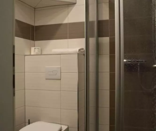 Отель Landgasthof Schwabhausen