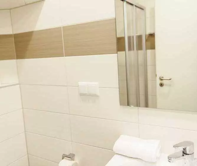 Отель Landgasthof Schwabhausen