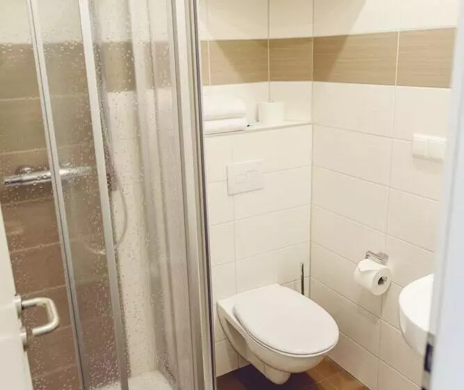 Отель Landgasthof Schwabhausen