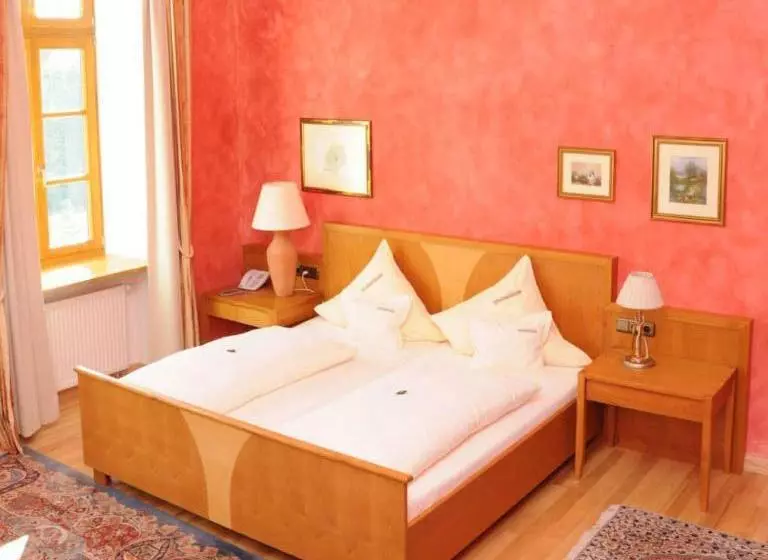 Отель & Restaurant Waldschloss