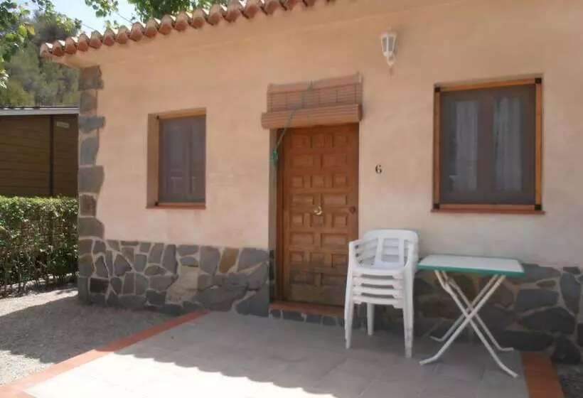 Oasis Country Park   Campground