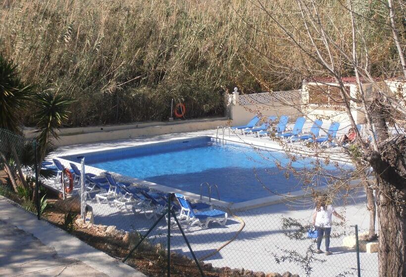 Oasis Country Park   Campground