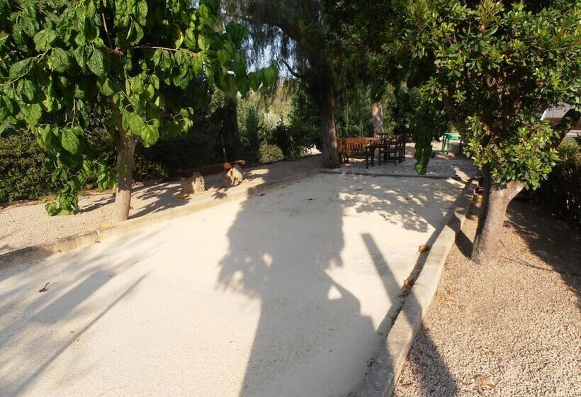 Oasis Country Park   Campground