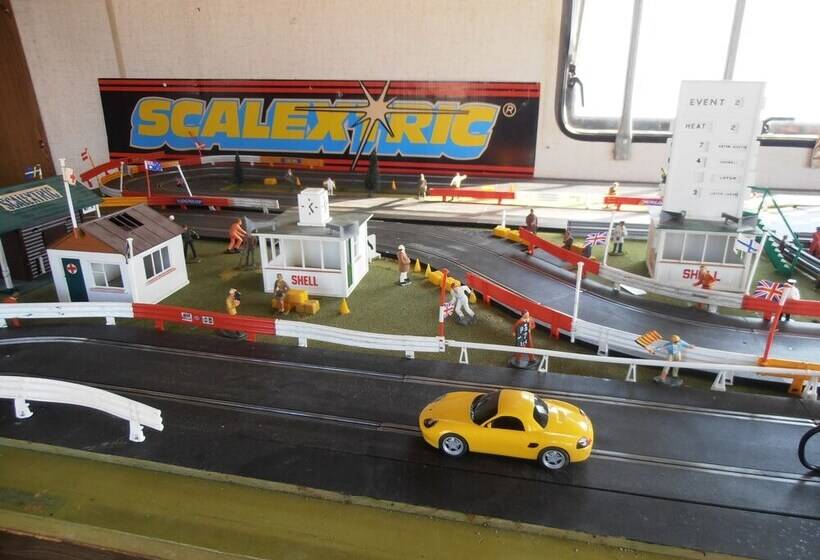 Oasis Country Park   Campground