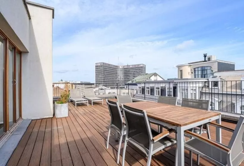 B Aparthotel Grand Place