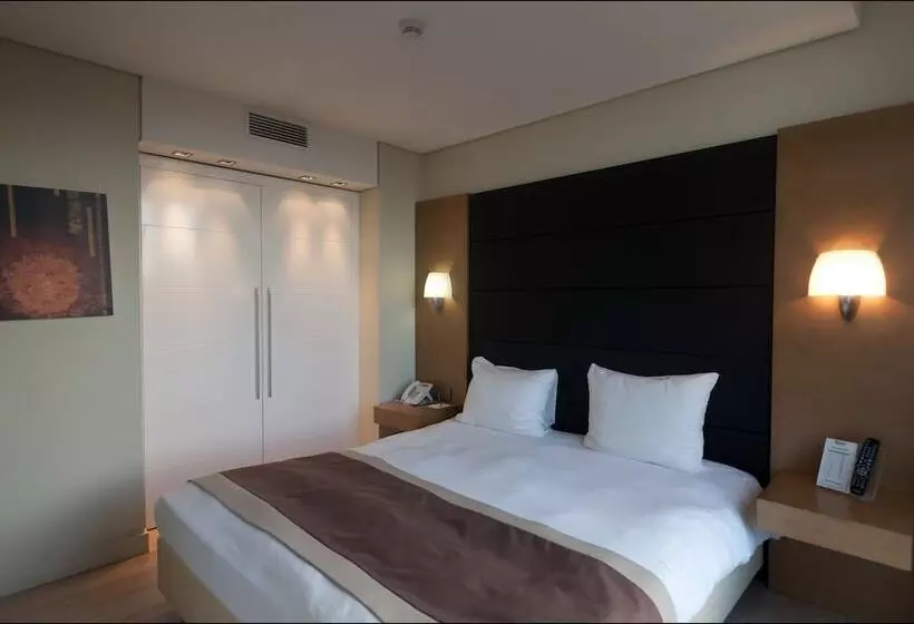 B Aparthotel Grand Place