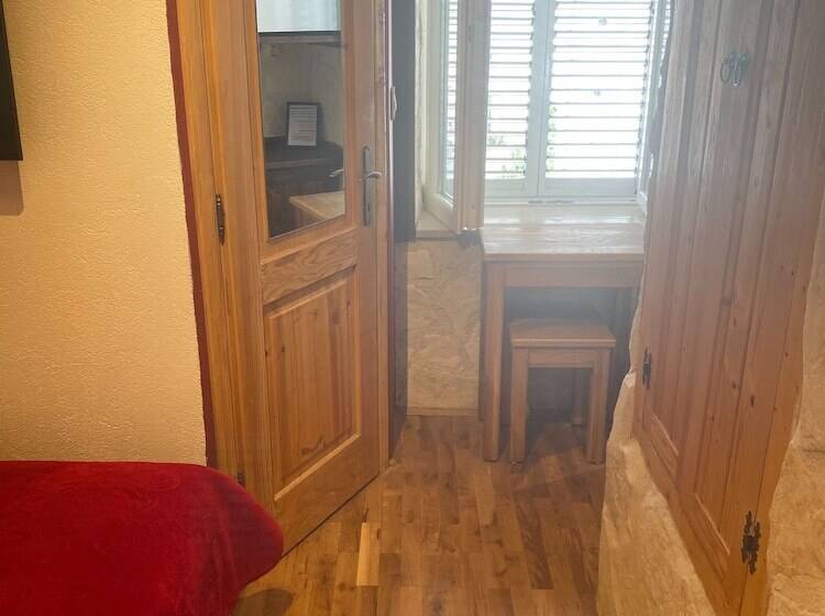 فندق فئة نجمة واحدة Eddie's Sea View Rooms Old Town