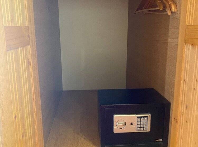 فندق فئة نجمة واحدة Eddie's Sea View Rooms Old Town