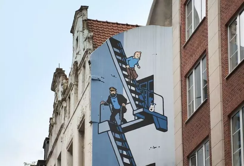 هتل Aloft Brussels Schuman