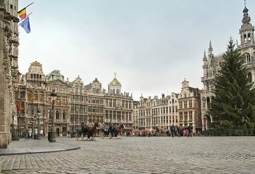 هتل Aloft Brussels Schuman